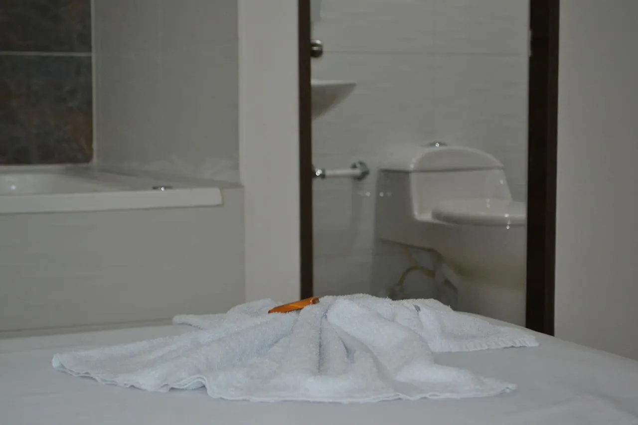 Hotel Zona Blanca Medellín 3*,  Colômbia